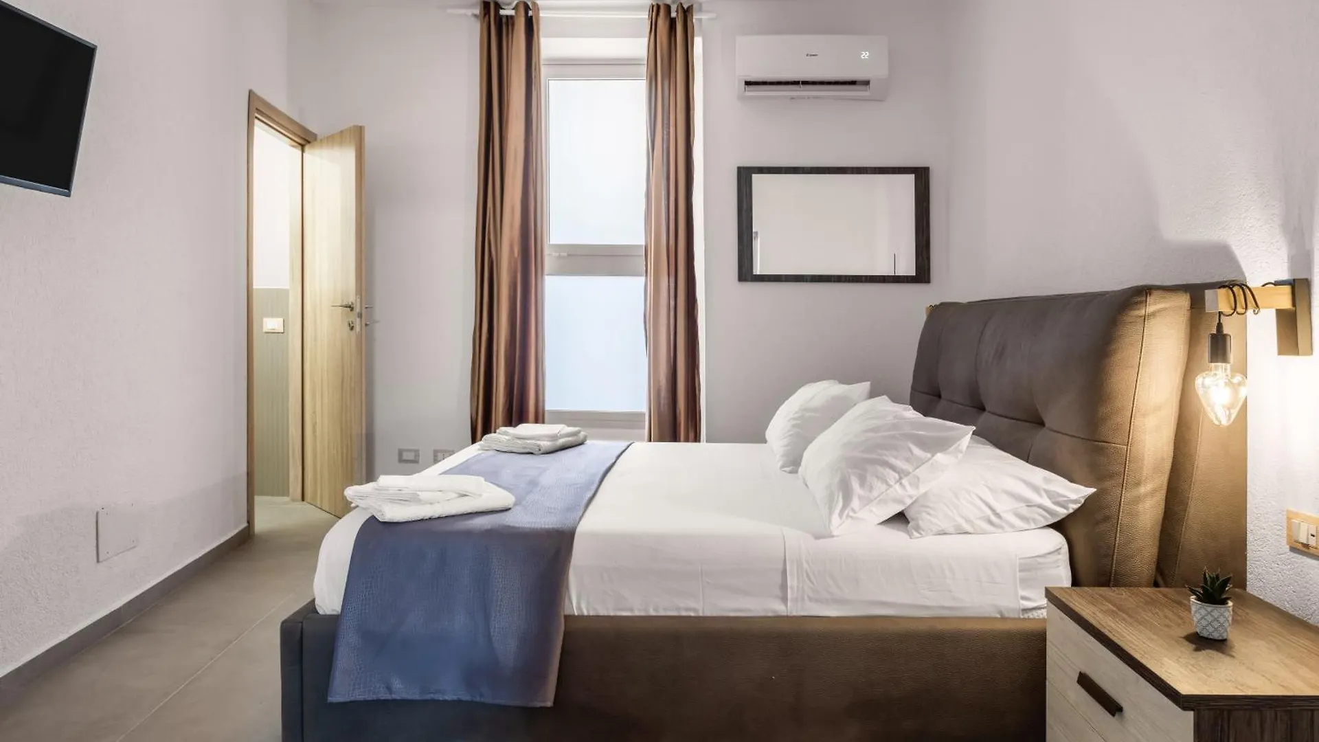 G E B Central Apartment Palermo Italy